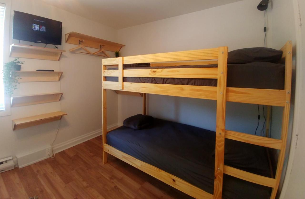 Auberge De La Rive De Charlevoix - Auberge De Jeunesse Familiale Pour Voyageurs De Tous Ages Saint-Joseph-de-la-Rive المظهر الخارجي الصورة
