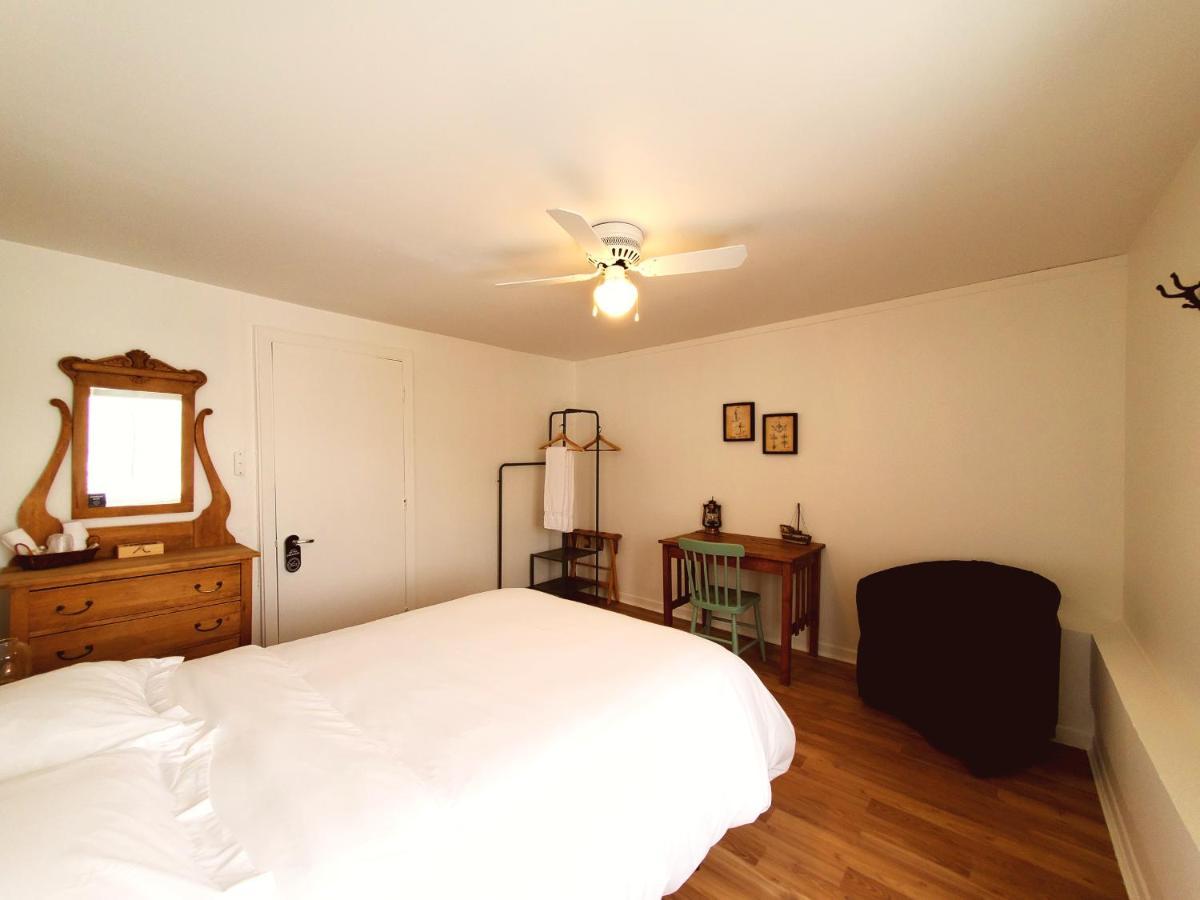 Auberge De La Rive De Charlevoix - Auberge De Jeunesse Familiale Pour Voyageurs De Tous Ages Saint-Joseph-de-la-Rive المظهر الخارجي الصورة