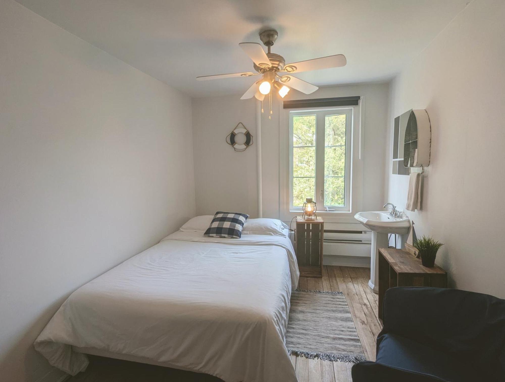 Auberge De La Rive De Charlevoix - Auberge De Jeunesse Familiale Pour Voyageurs De Tous Ages Saint-Joseph-de-la-Rive المظهر الخارجي الصورة