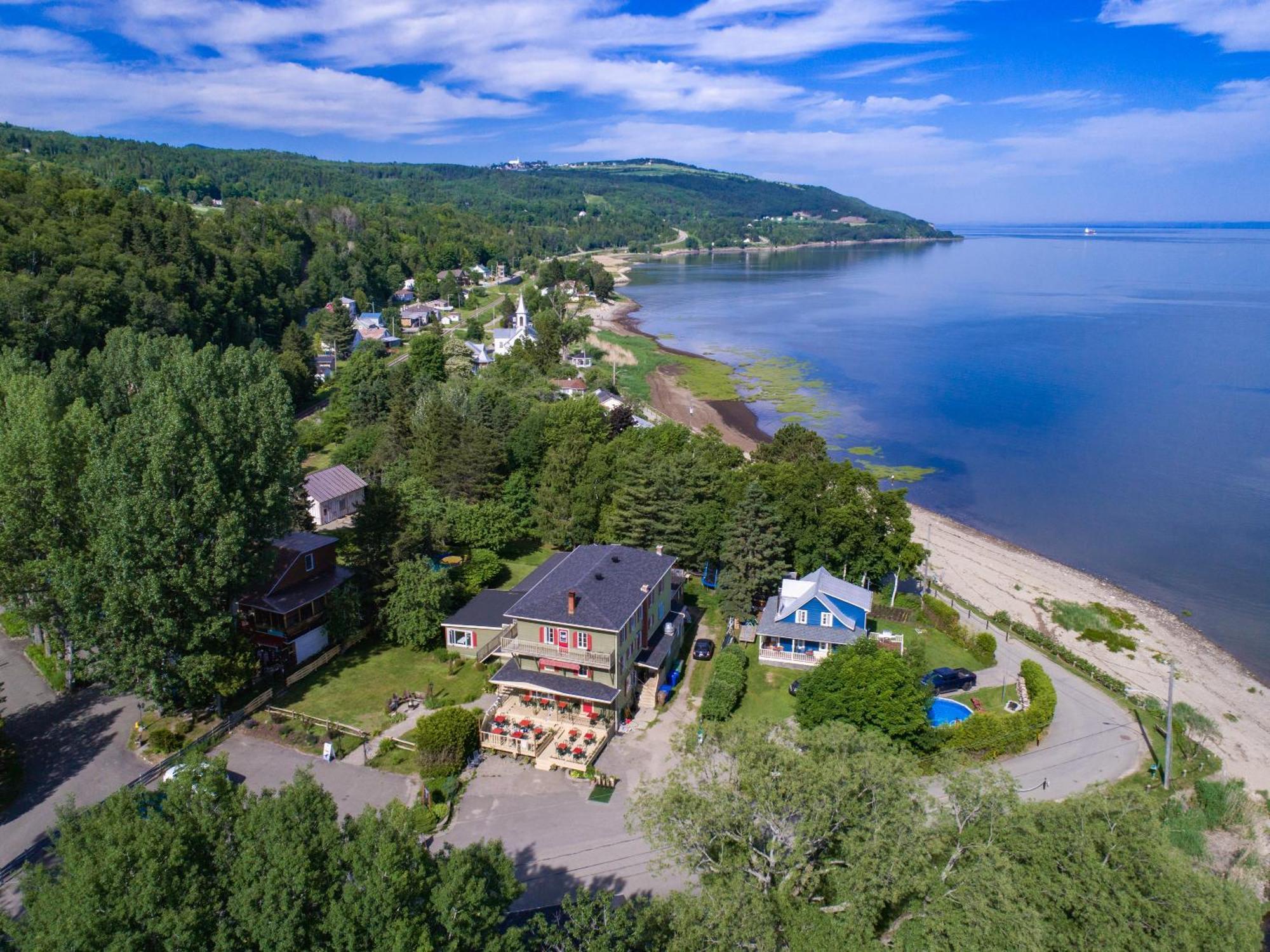Auberge De La Rive De Charlevoix - Auberge De Jeunesse Familiale Pour Voyageurs De Tous Ages Saint-Joseph-de-la-Rive المظهر الخارجي الصورة
