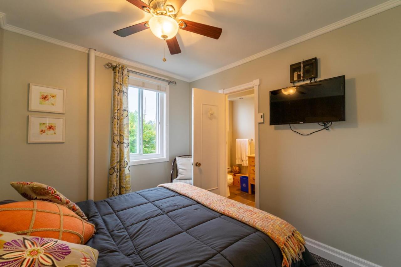 Auberge De La Rive De Charlevoix - Auberge De Jeunesse Familiale Pour Voyageurs De Tous Ages Saint-Joseph-de-la-Rive المظهر الخارجي الصورة