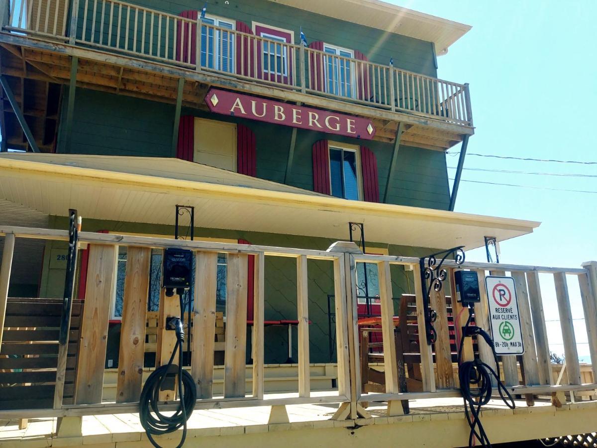 Auberge De La Rive De Charlevoix - Auberge De Jeunesse Familiale Pour Voyageurs De Tous Ages Saint-Joseph-de-la-Rive المظهر الخارجي الصورة