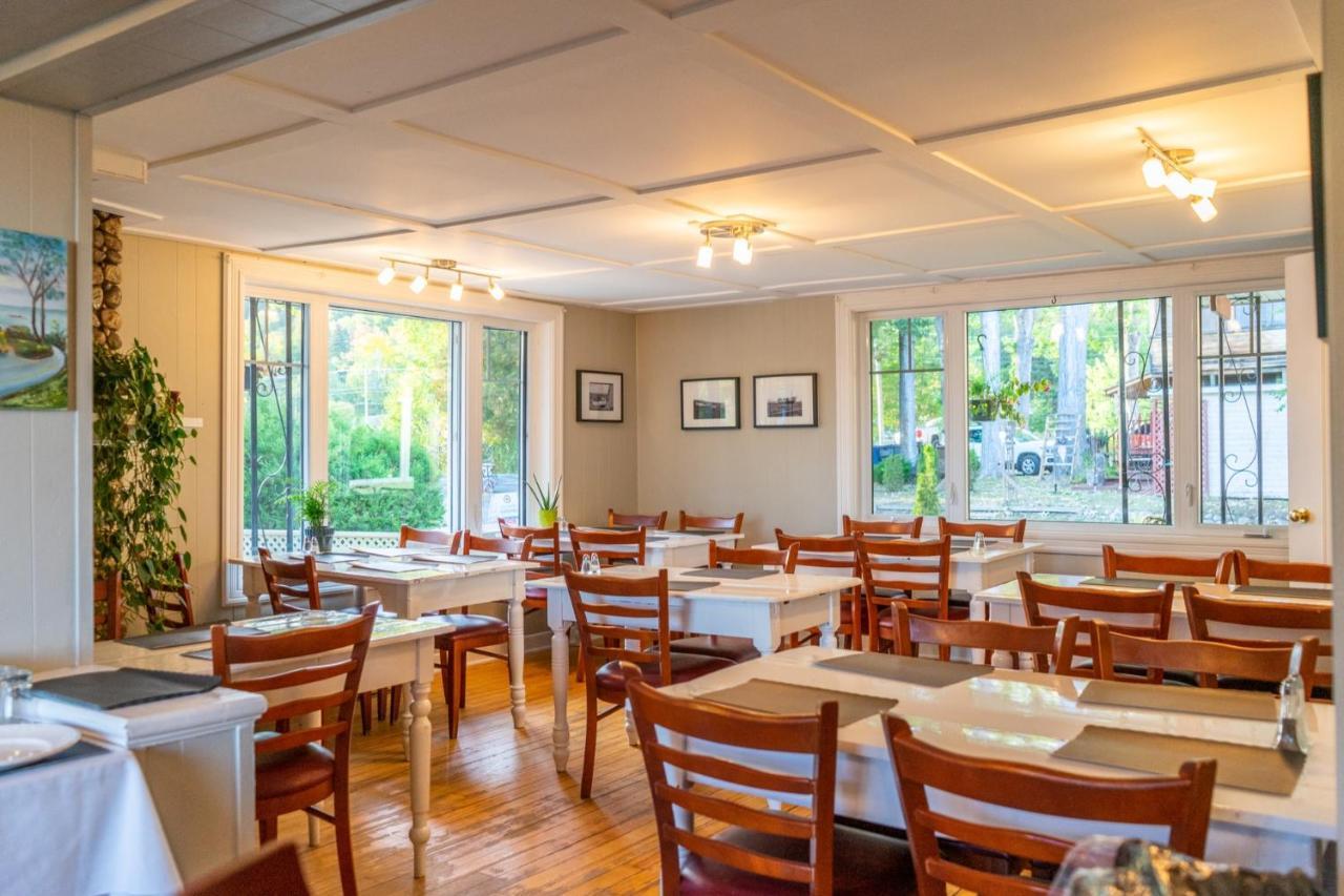 Auberge De La Rive De Charlevoix - Auberge De Jeunesse Familiale Pour Voyageurs De Tous Ages Saint-Joseph-de-la-Rive المظهر الخارجي الصورة