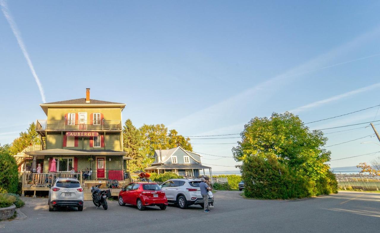 Auberge De La Rive De Charlevoix - Auberge De Jeunesse Familiale Pour Voyageurs De Tous Ages Saint-Joseph-de-la-Rive المظهر الخارجي الصورة